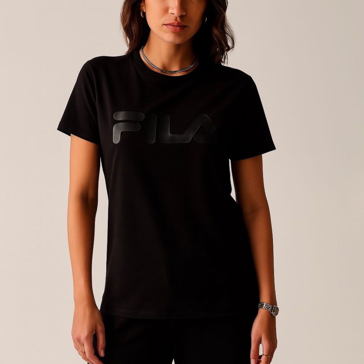 REMERA MUJER MANGA CORTA LETTER PREMIUM ii FILA - NEGRO 