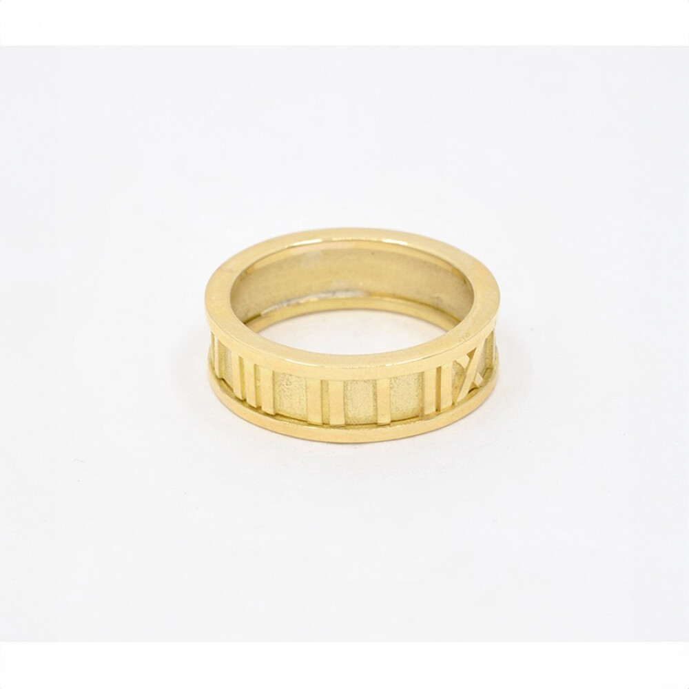 Anillo En Oro 18K Con Numeros Romanos Anillo En Oro 18K Con Numeros Romanos