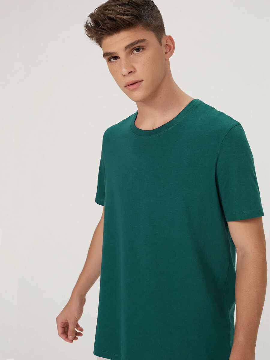 CAMISETA BÁSICA UNISSEX REGULAR WORLD - VERDE OSCURO 
