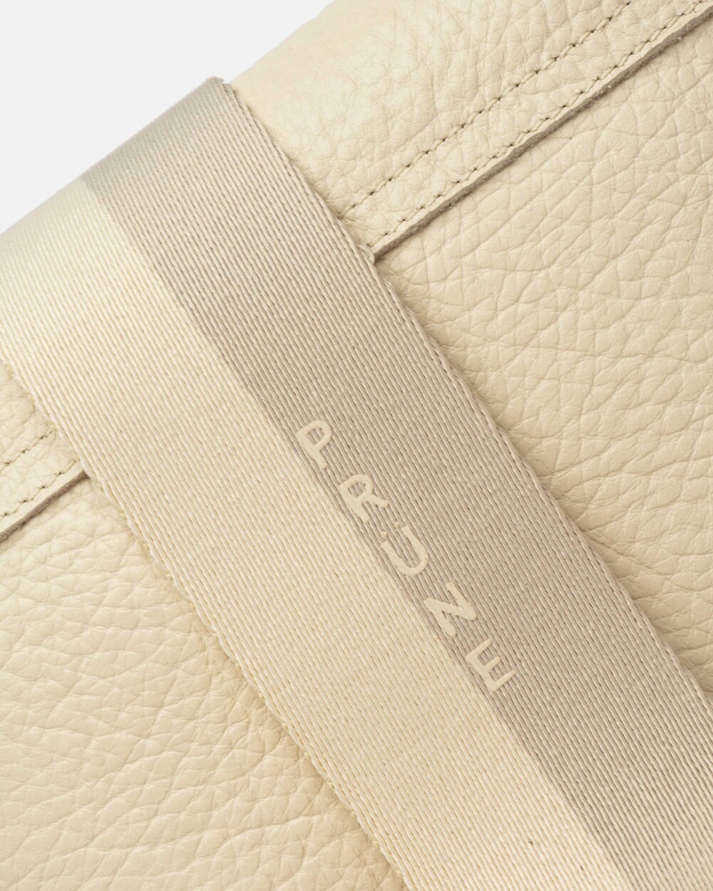 Mini bag Nina en cuero graneado Cotton