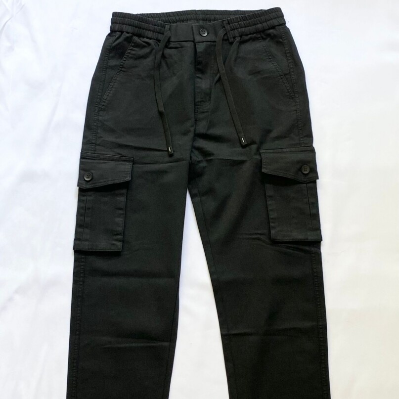 PANTALON KARGO NEGRO PANTALON KARGO NEGRO