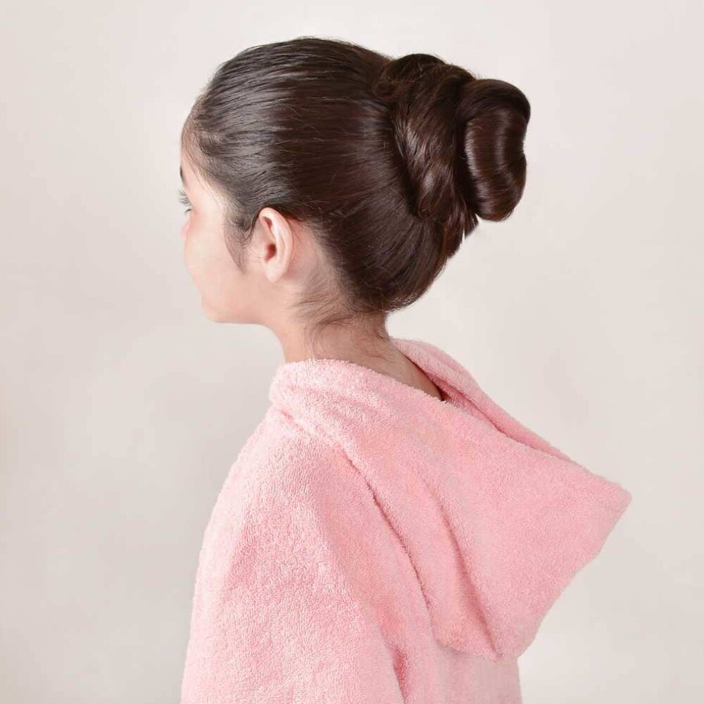 Poncho de toalla rosas con motas 4 a 6 años