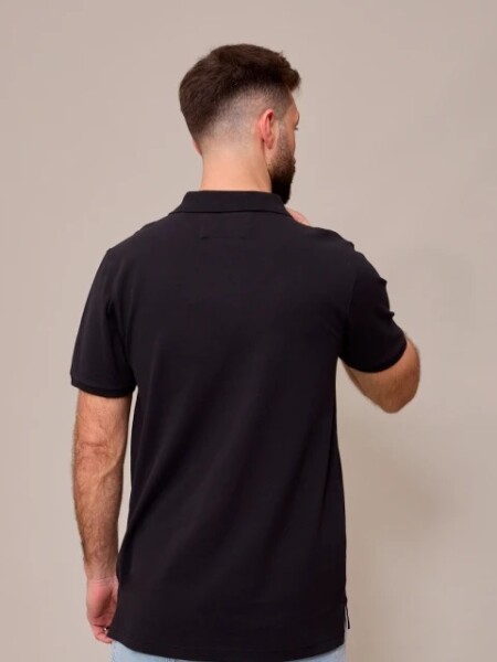 REMERA POLANCO REGUL NEGRO
