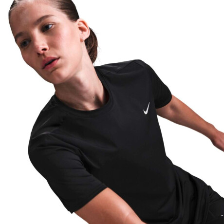 Remera Nike Swift Dri-Fit Top de Mujer Negro