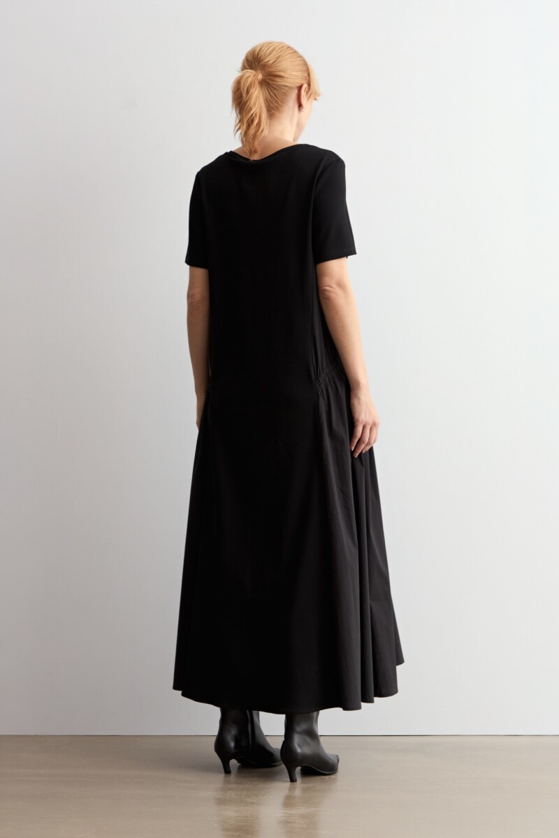 Vestido oversized combinado negro