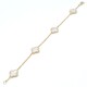 Pulsera en oro 18k y nácar modelo Alhambra. Largo 20 cm Pulsera en oro 18k y nácar modelo Alhambra. Largo 20 cm