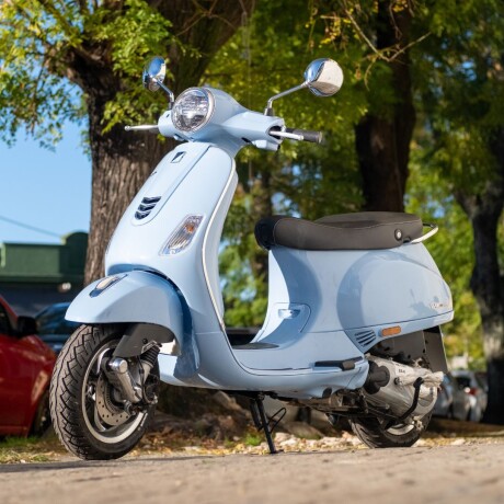 Vespa 150 Celeste