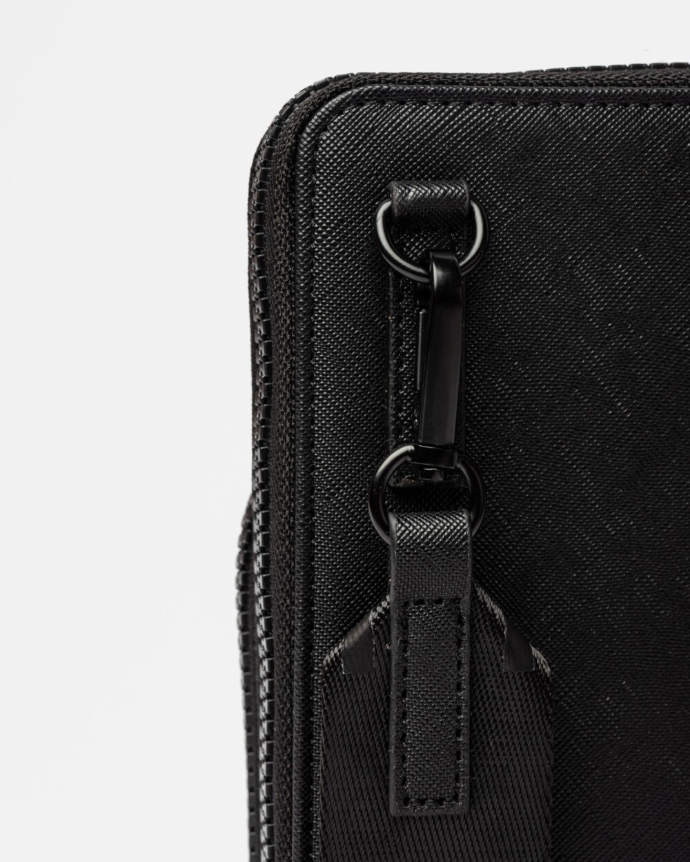 Mini Bag Amy En Efecto Cuero Saffiano Negro