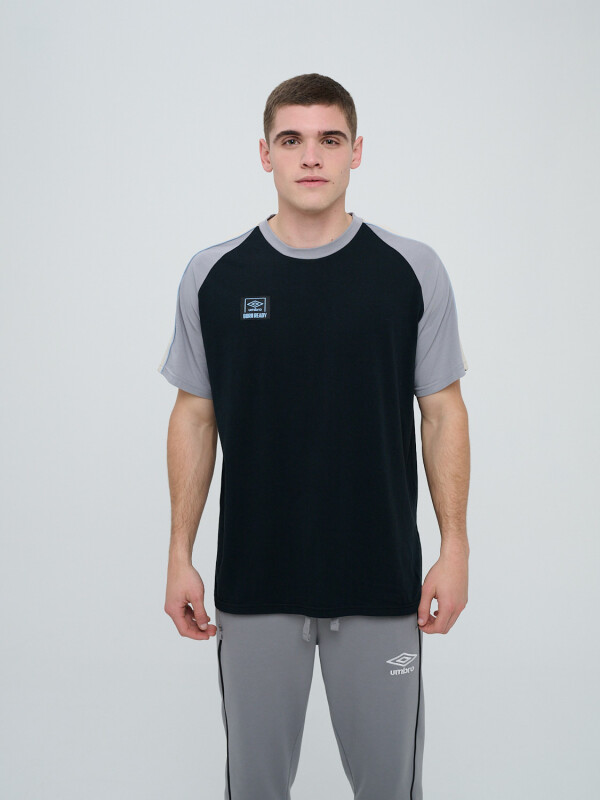 REMERA BORN Umbro Hombre 029