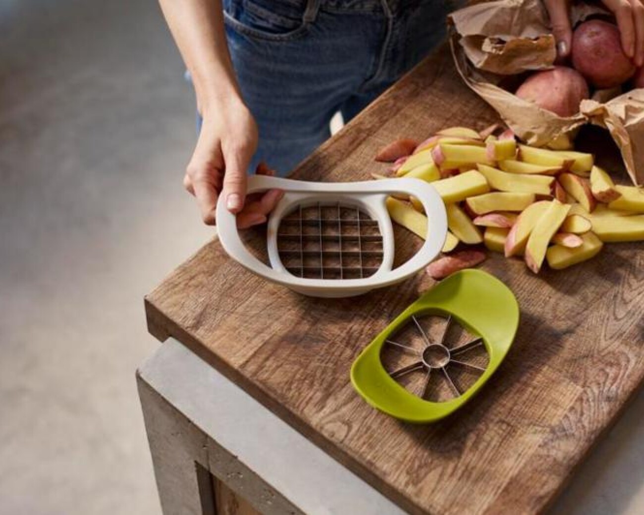 Cortador 2 en 1 Joseph Joseph Nest™ Press Frutas y Vegetales - Preventa Cortador 2 en 1 Joseph Joseph Nest™ Press Frutas y Vegetales - Preventa