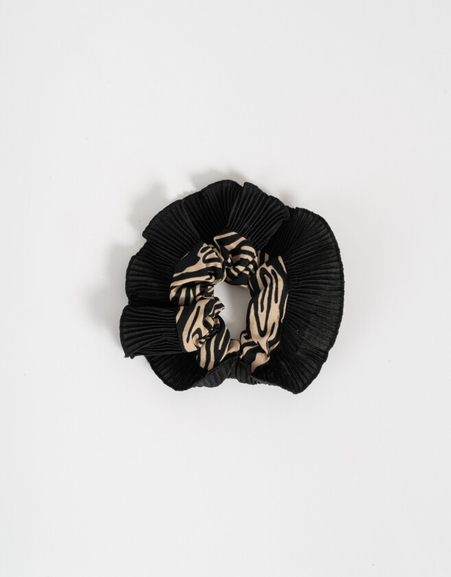 Skunzies Animal Print Scrunchie Con Volados - Combinacion Bicolor