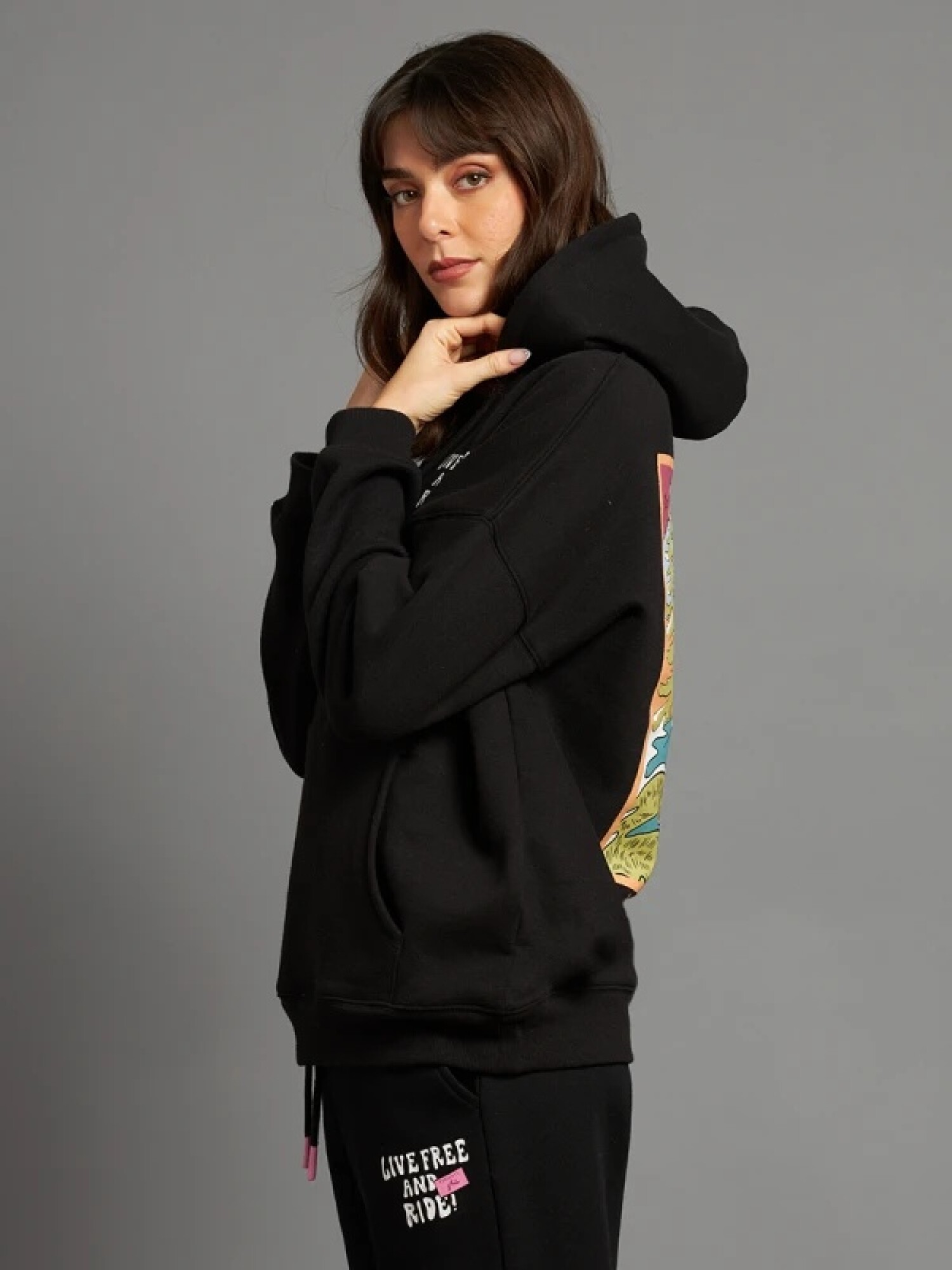 Buzo Dama C/Capucha E/Atrás Rusty Negro — Apache