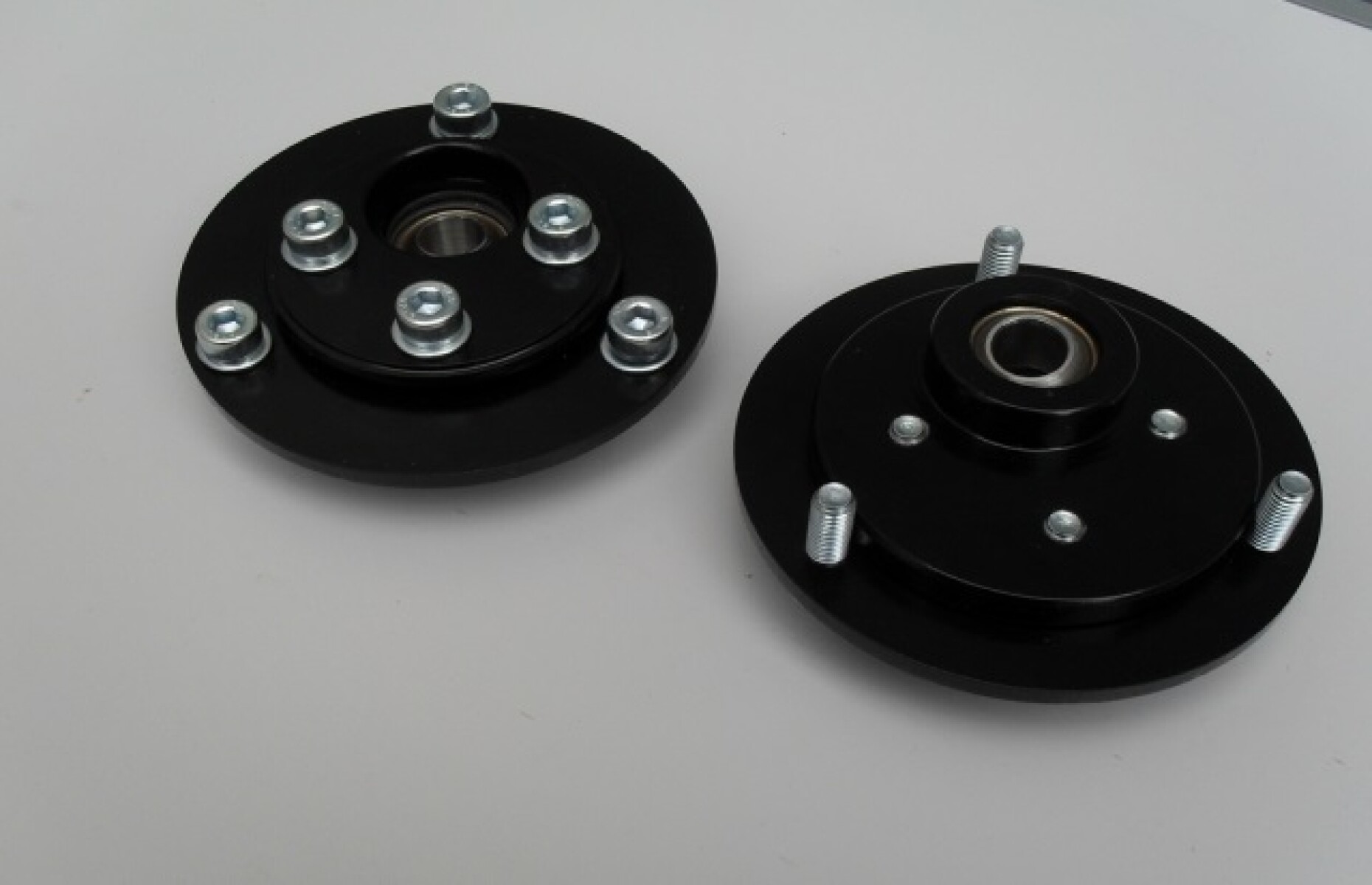 JUEGO DE CAZOLETAS REGULABLES FIAT 147 (2) (OUTLET) 