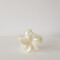 PINZA HAWAIIAN FLOWER BLANCO PERLADO