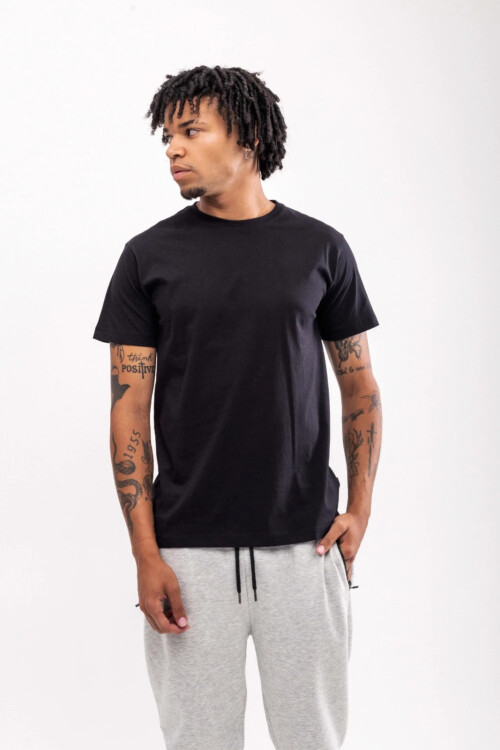 Remera Nomad Negro