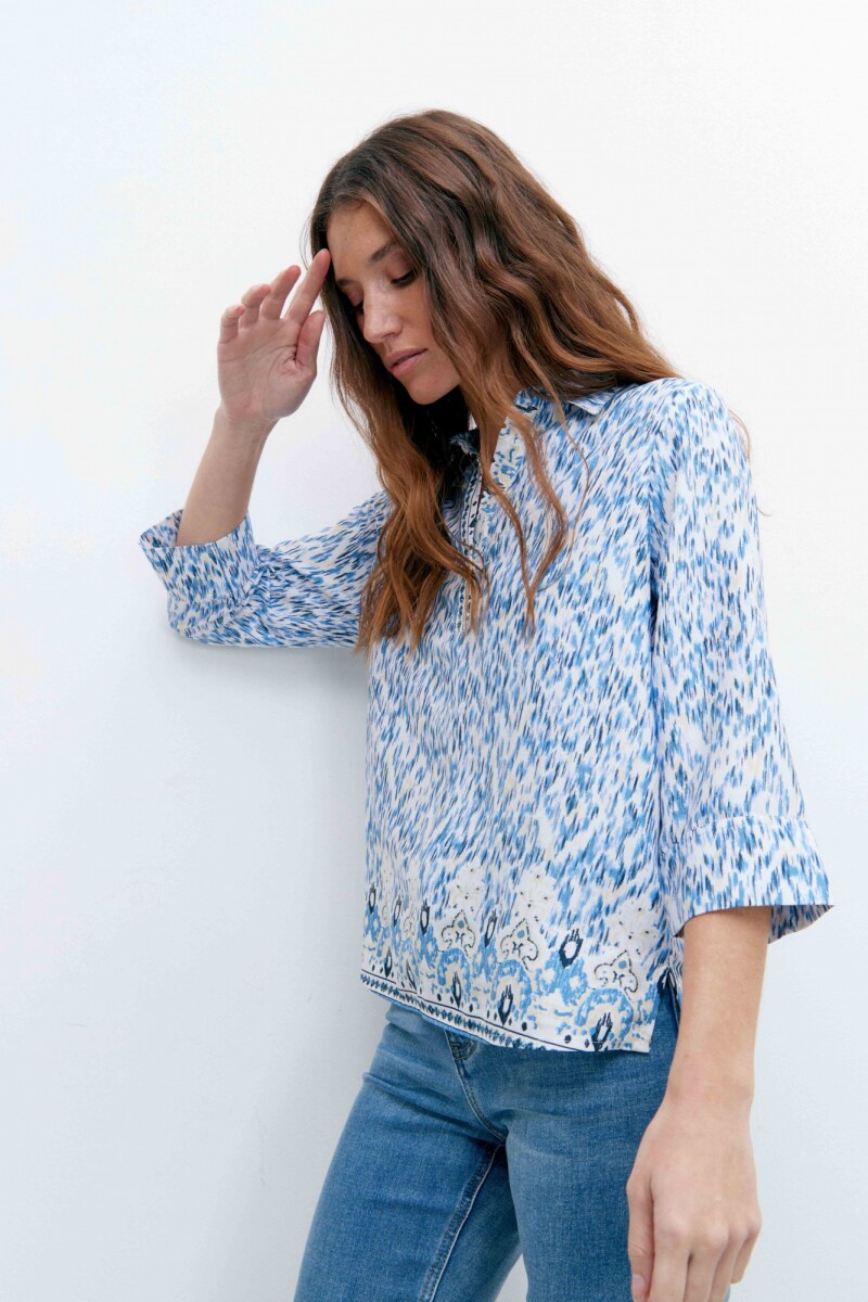 Blusa estampada azul marino