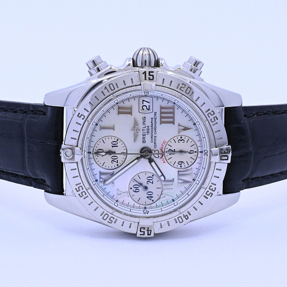 Breitling Chrono Cockpit A 13358 automatic 39 mm madre perla dial, año 2008. Breitling Chrono Cockpit A 13358 automatic 39 mm madre perla dial, año 2008.