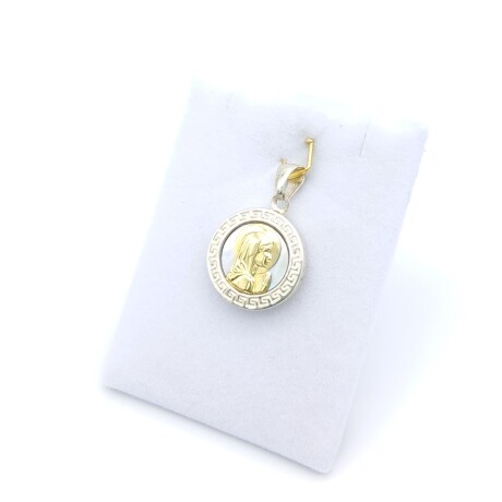 Medalla religiosa de plata 925, double en oro 18 ktes y nácar, VIRGEN NIÑA. Medalla religiosa de plata 925, double en oro 18 ktes y nácar, VIRGEN NIÑA.