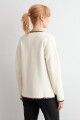 Sweater bordado en contraste crudo