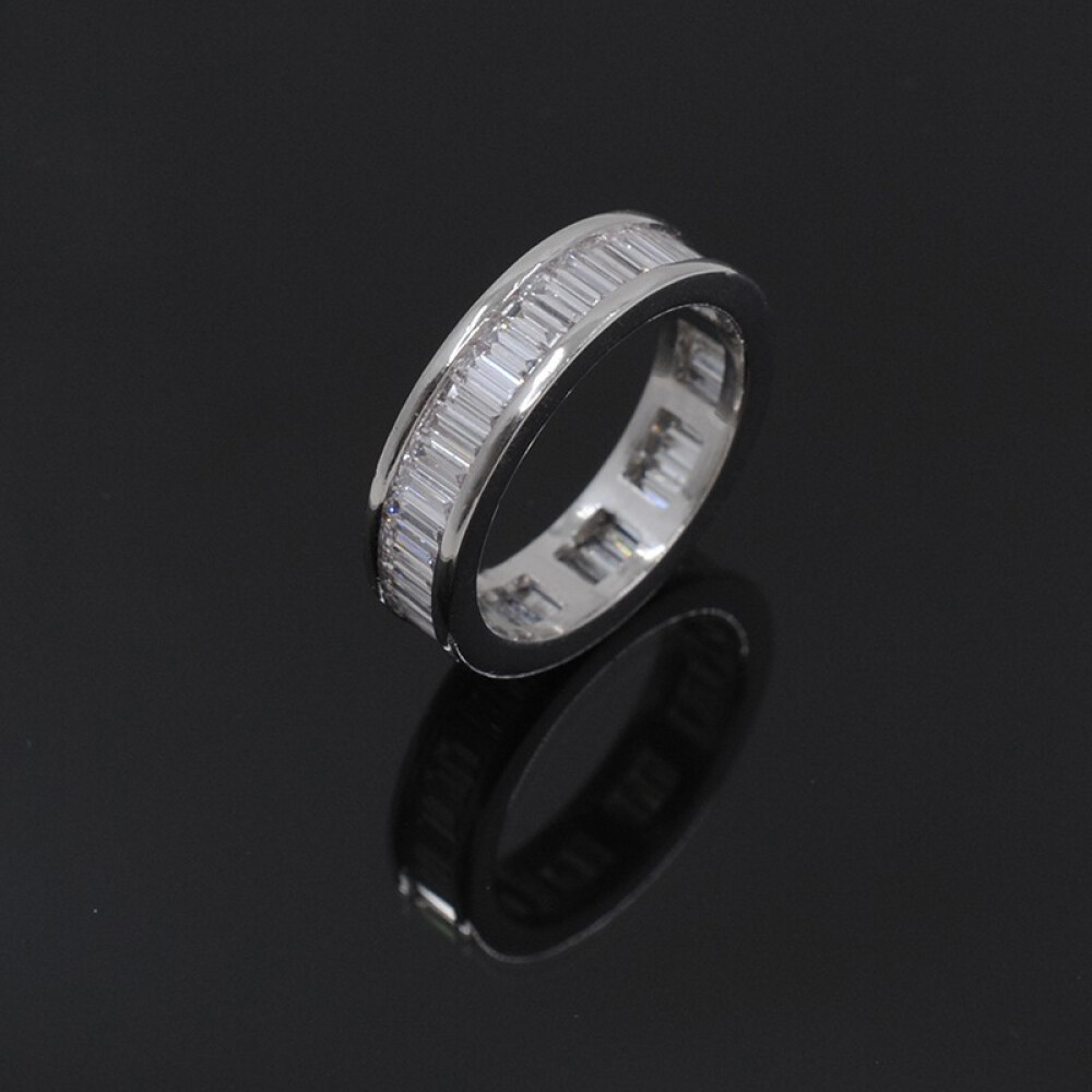Anillo Sin Fin En Platino Con Brillantes Baguettes Anillo Sin Fin En Platino Con Brillantes Baguettes