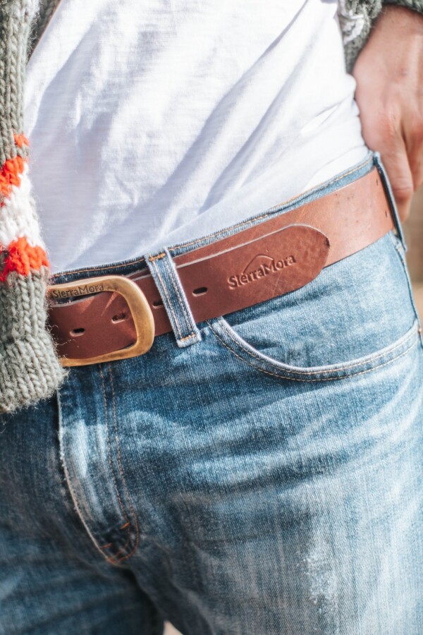 Cinturón Hole Chocolate Hebilla Dorada