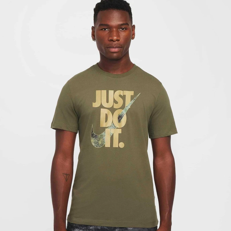 Remera Nike Dri-Fit Tee Camo Just do It de Hombre Verde
