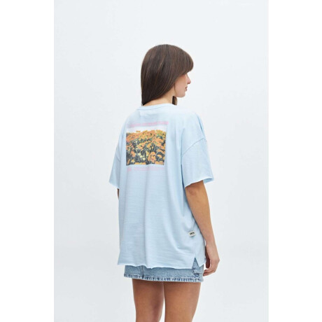 Remera Nadir Celeste