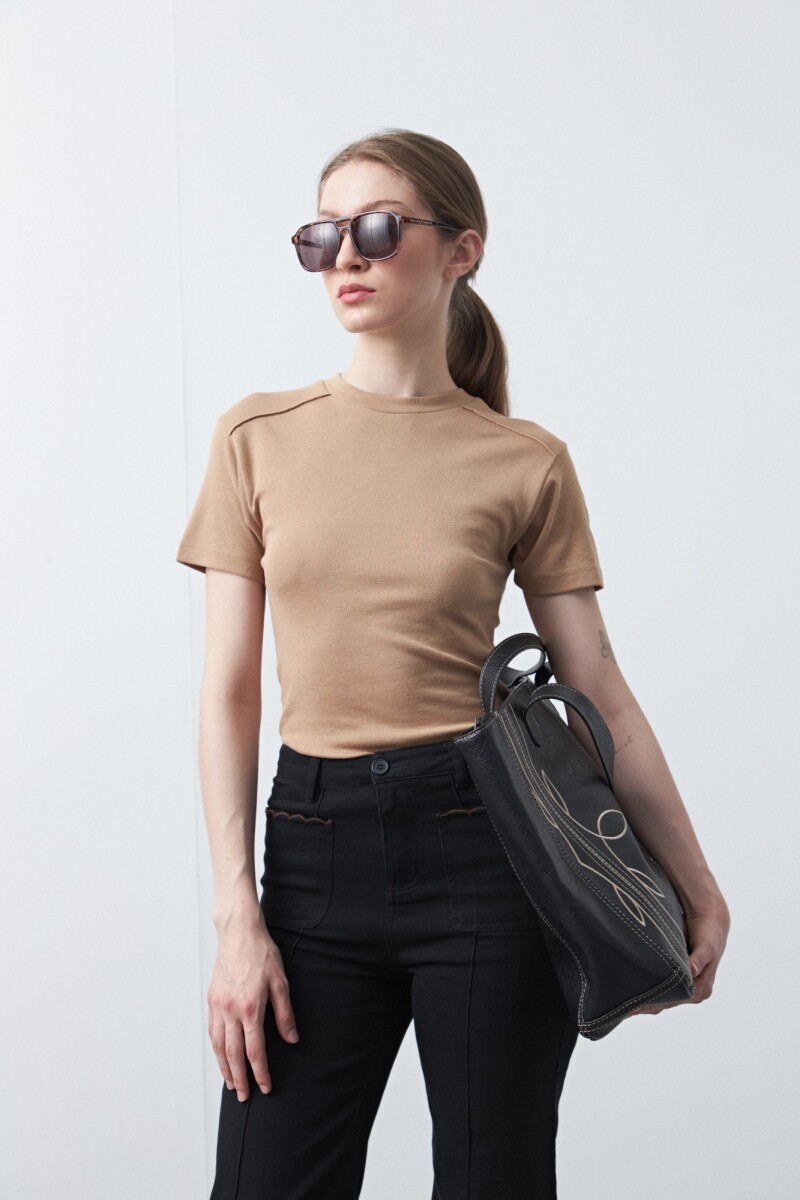 REMERA PUEBLA - Beige Oscuro 