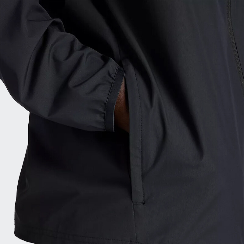 Campera New Balance Sport Essentials Negro