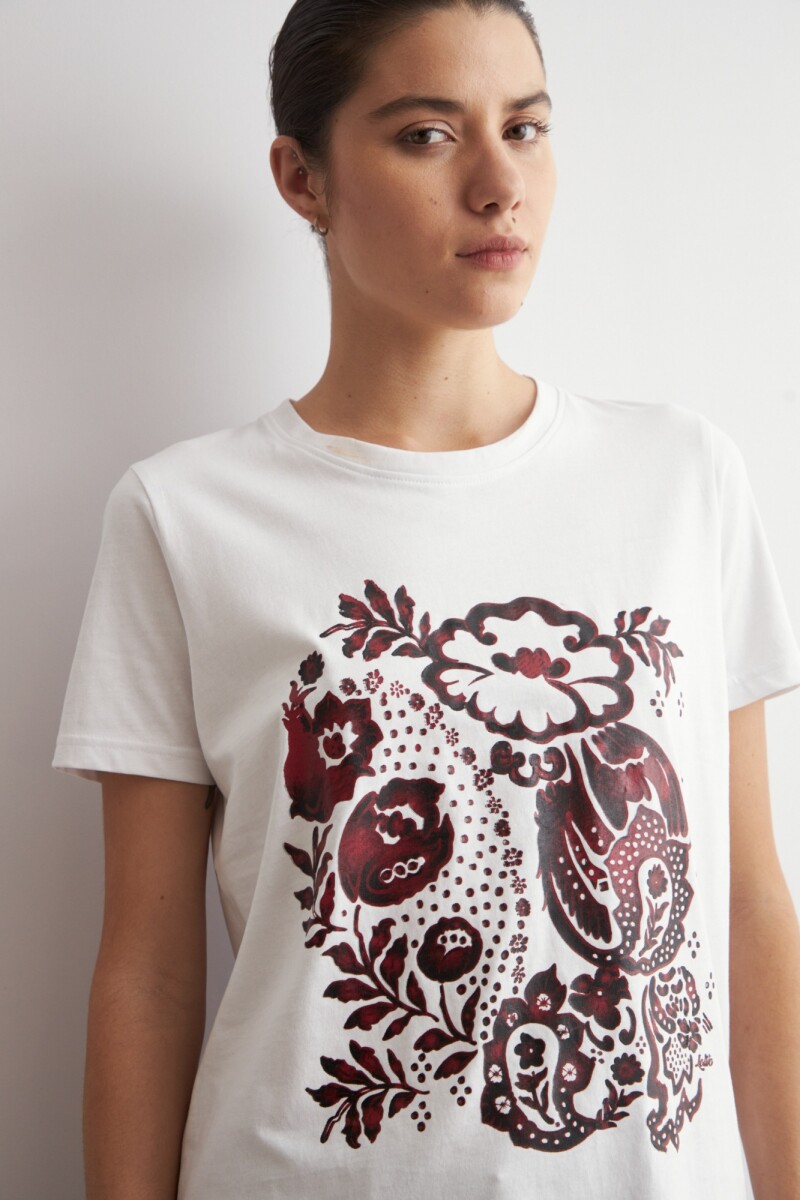 Remera estampa Damasco floral blanco