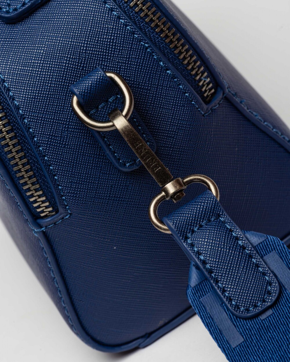 Bandolera Jazmin En Efecto Cuero Zaffiano Azul