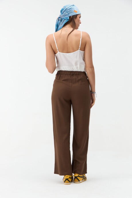 PANTALÓN GARDENIA Marrón