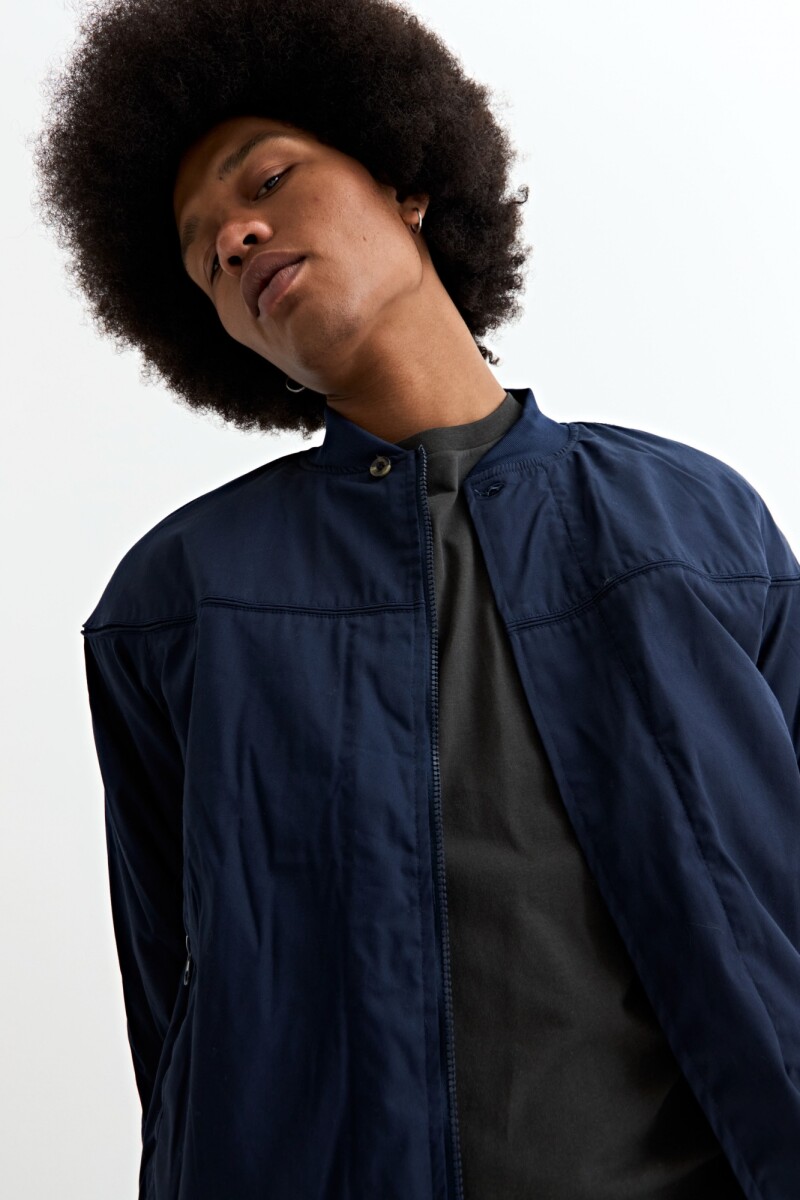 Campera bomber de nylon AZUL MARINO