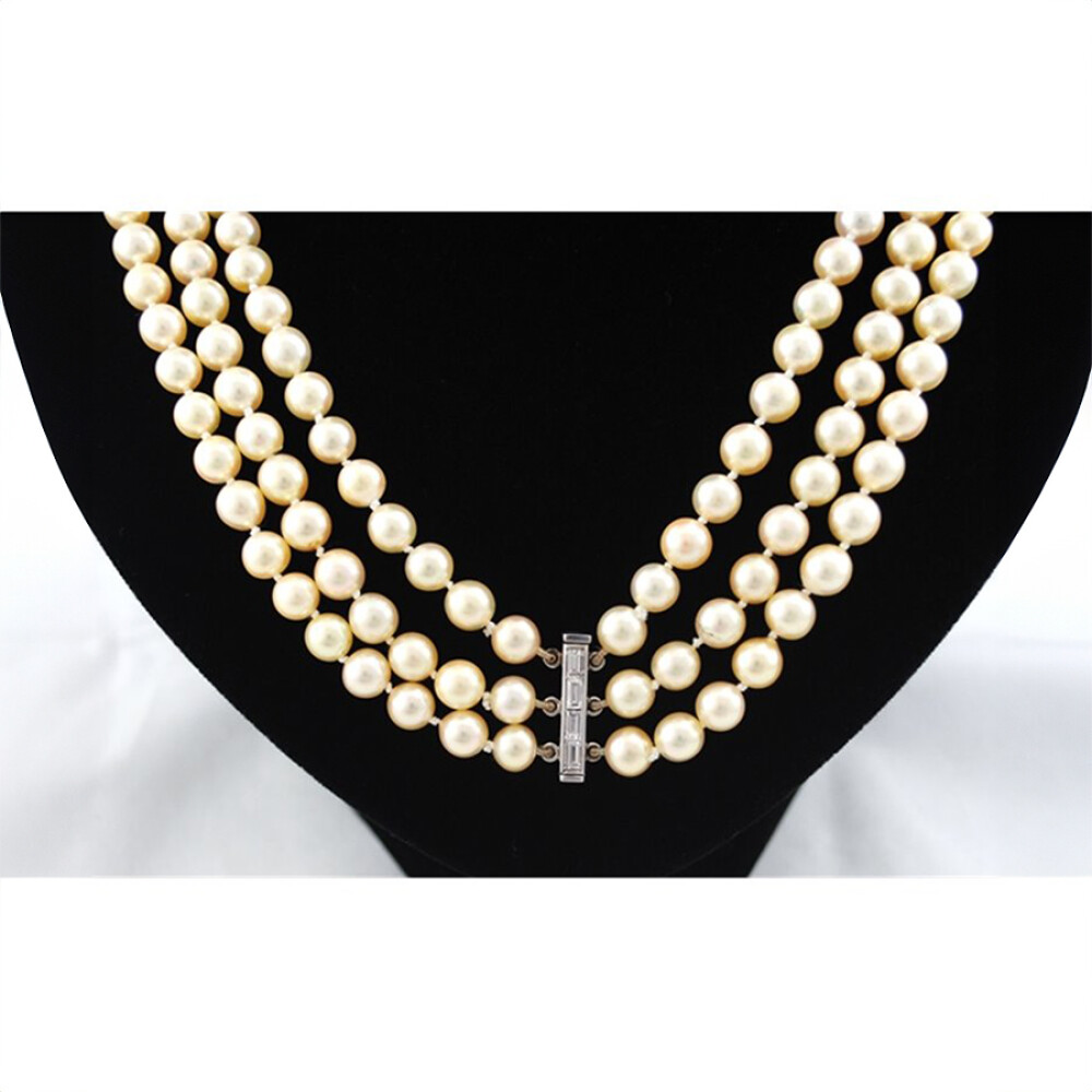 Collar perlas de cultivo 3 vueltas, broche oro 18k blanco y brillantes Collar perlas de cultivo 3 vueltas, broche oro 18k blanco y brillantes