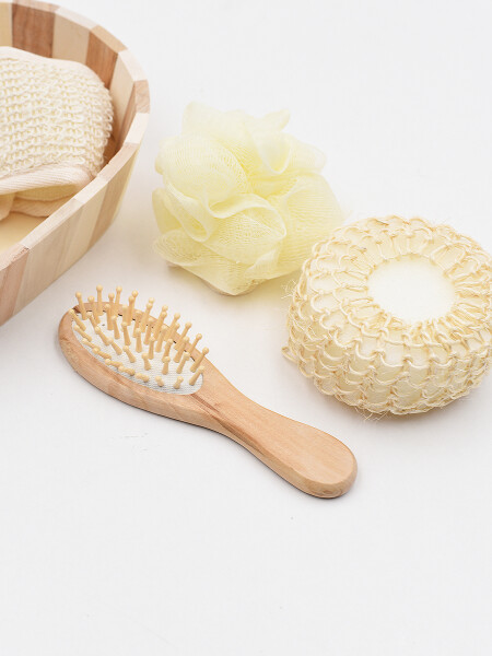 SET DE ESPONJAS Y PEINE CREMA