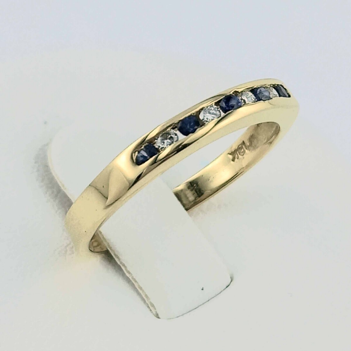 Anillo de oro 18 ktes, MEDIO SIN FIN. 