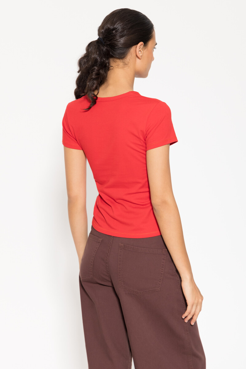 REMERA LUNA Rojo