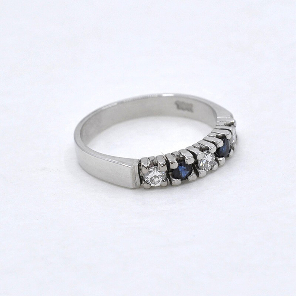 Anillo En Oro Blanco 18K, Brillantes Y Zafiros Anillo En Oro Blanco 18K, Brillantes Y Zafiros