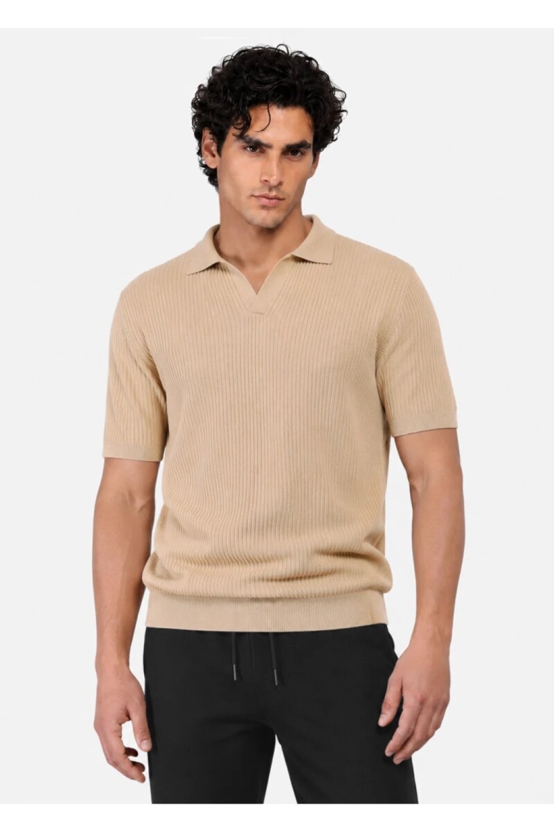 Remera Arrow Tejida con Cuelllo BEIGE