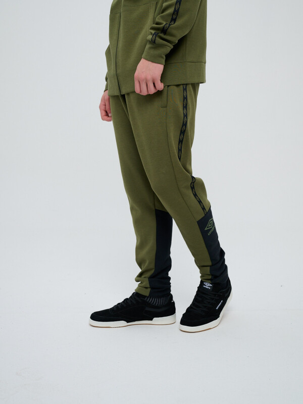 PANTALÓN JOGGER TERRACE Umbro Hombre 00v