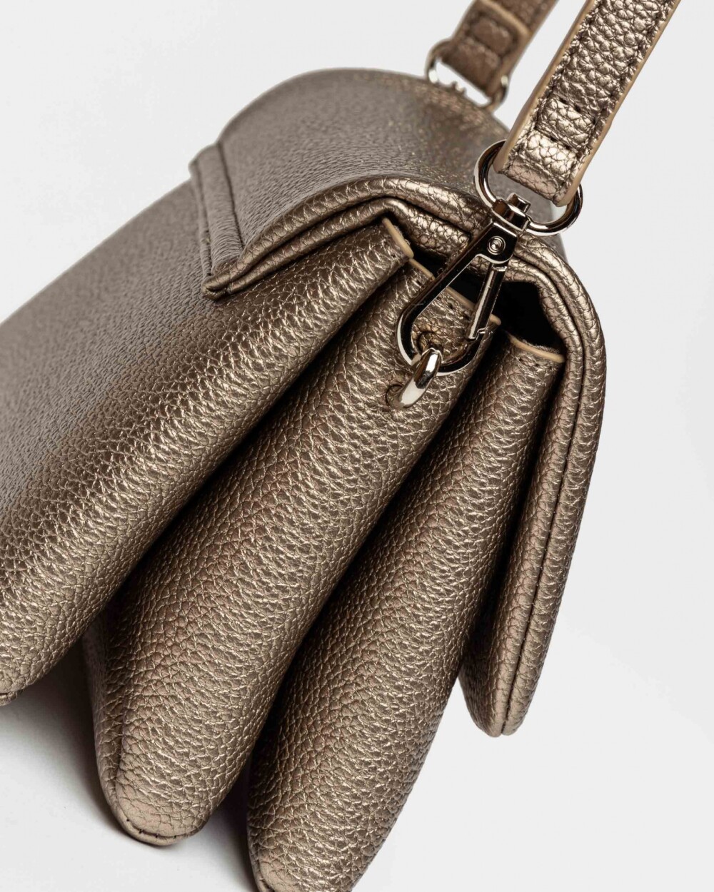 Mini bag Leisure en efecto cuero graneado Metalizado