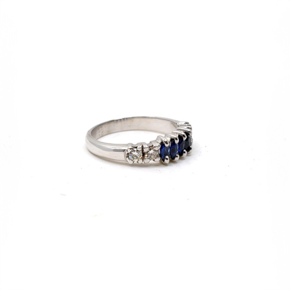 Anillo En Oro 18K Blanco Con Zafiros Y Brillantes Anillo En Oro 18K Blanco Con Zafiros Y Brillantes