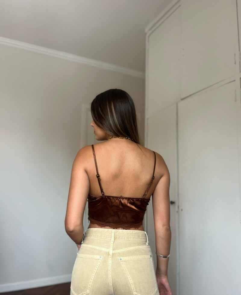 Top Hailey marròn