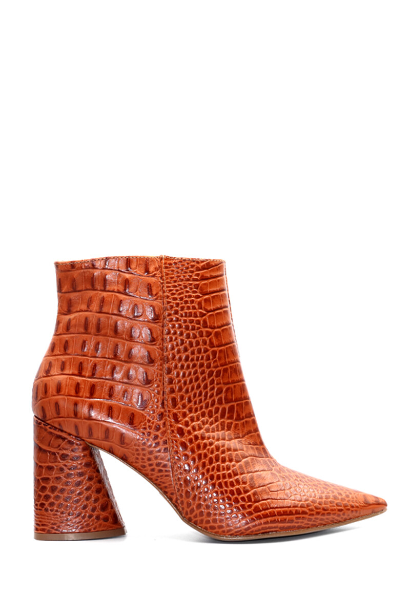 Bota Cuero Croco Punta Fina Marrón