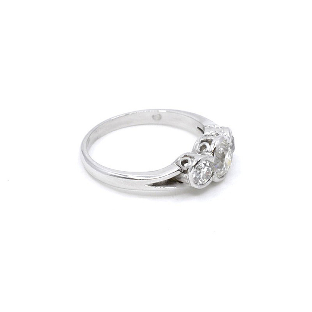 Anillo Estilo Antiguo En Platino Y Brillantes Anillo Estilo Antiguo En Platino Y Brillantes