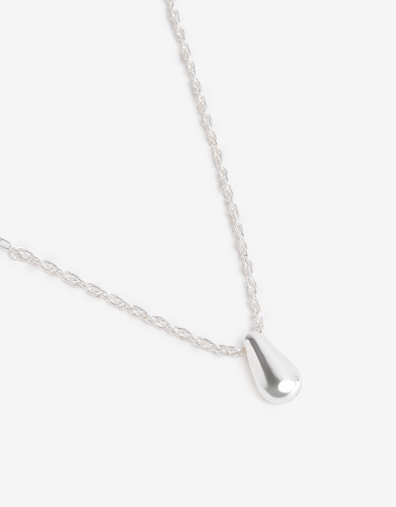 Cadena Corta con Dije Metal Cadena Con Dije De Metal Bañado En Plata - Plateado