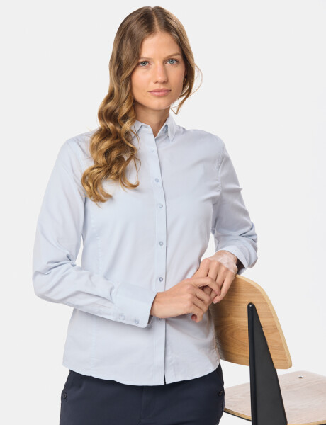 CAMISA LISA CON SPANDEX Celeste