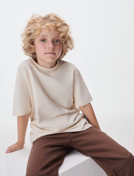 CAMISETA INFANTIL CON ESTAMPA BEIGE