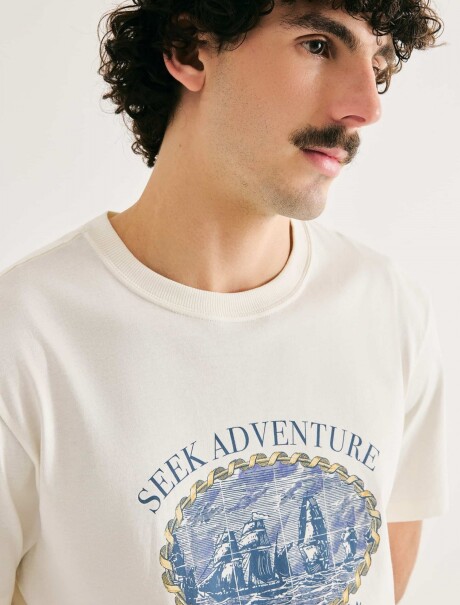 CAMISETA CON ESTAMPA MODELO REGULAR BEIGE