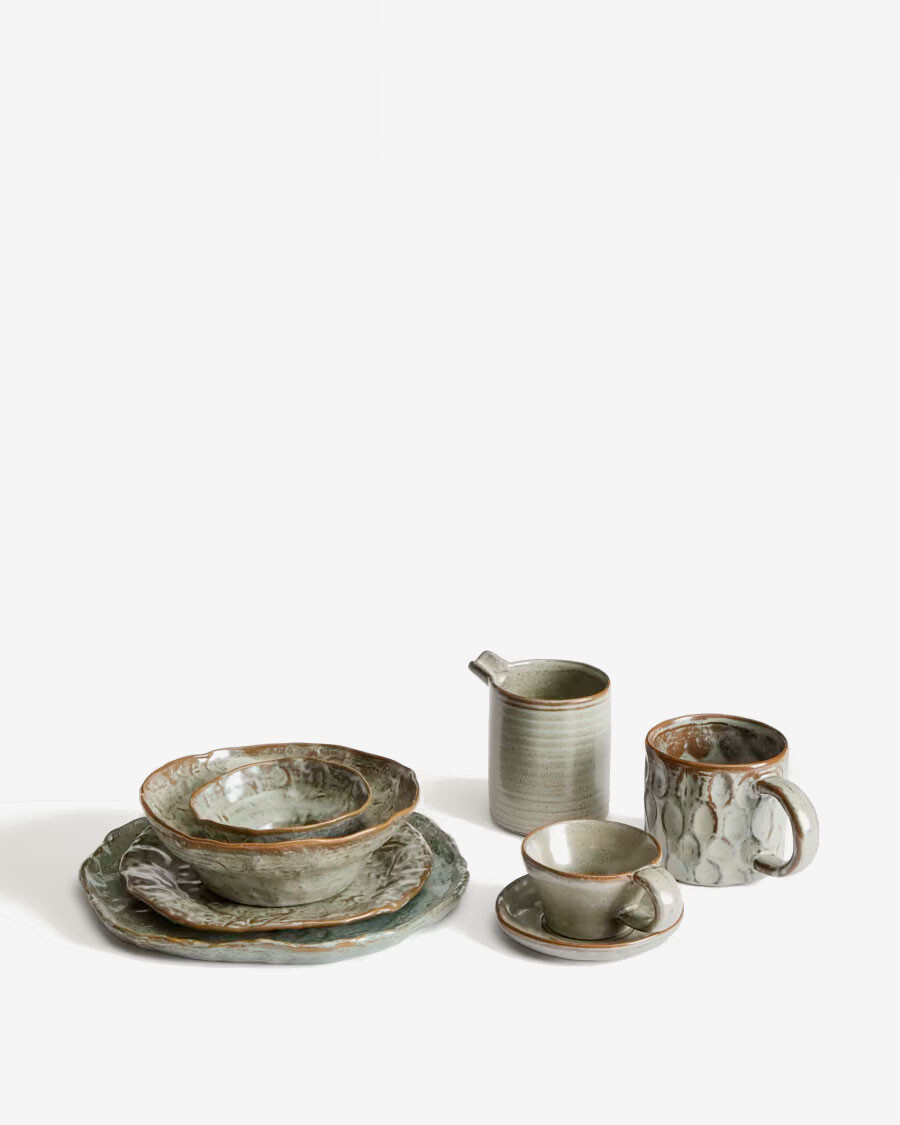 Plato llano de cerámica marrón Alenia Plato llano de cerámica marrón Alenia